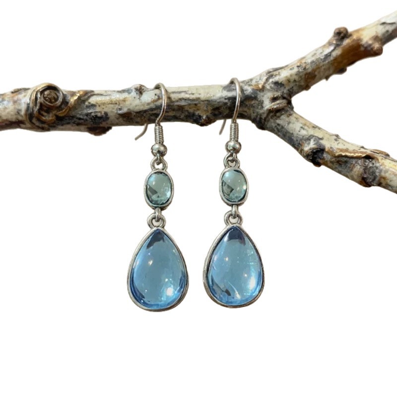 Elegant Teardrop-shaped Resin Earrings