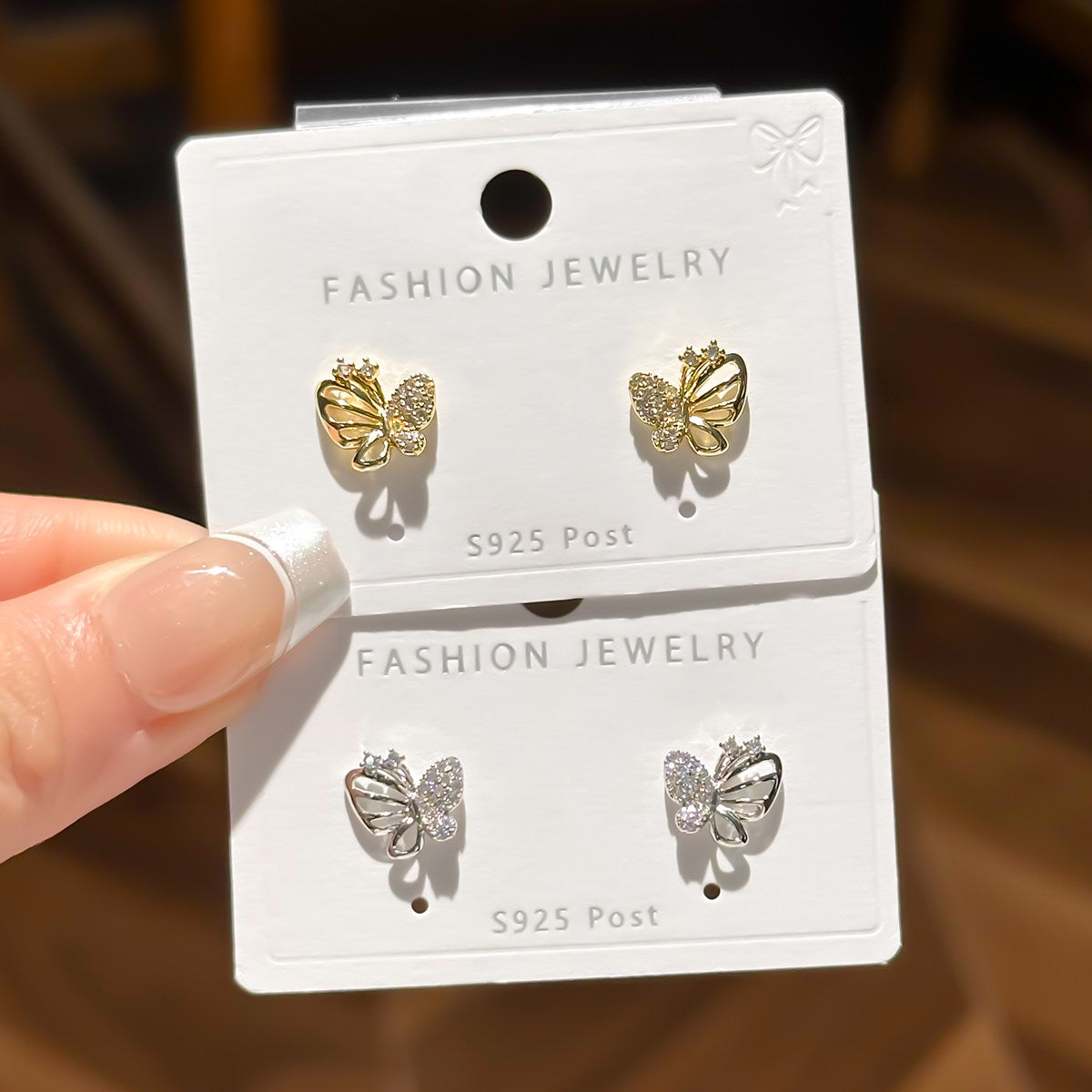 Light-luxury Zircon Hollow Butterfly Stud Earrings